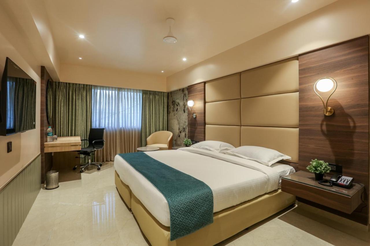 Hotel Corporate Наві-Мумбаї Екстер'єр фото